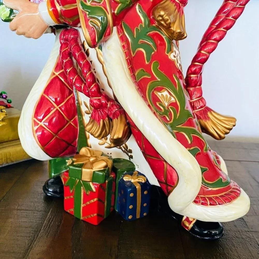 Fitz and Floyd Classics Christmas Tidings Santa Bearing Gift Water Tea Pitcher